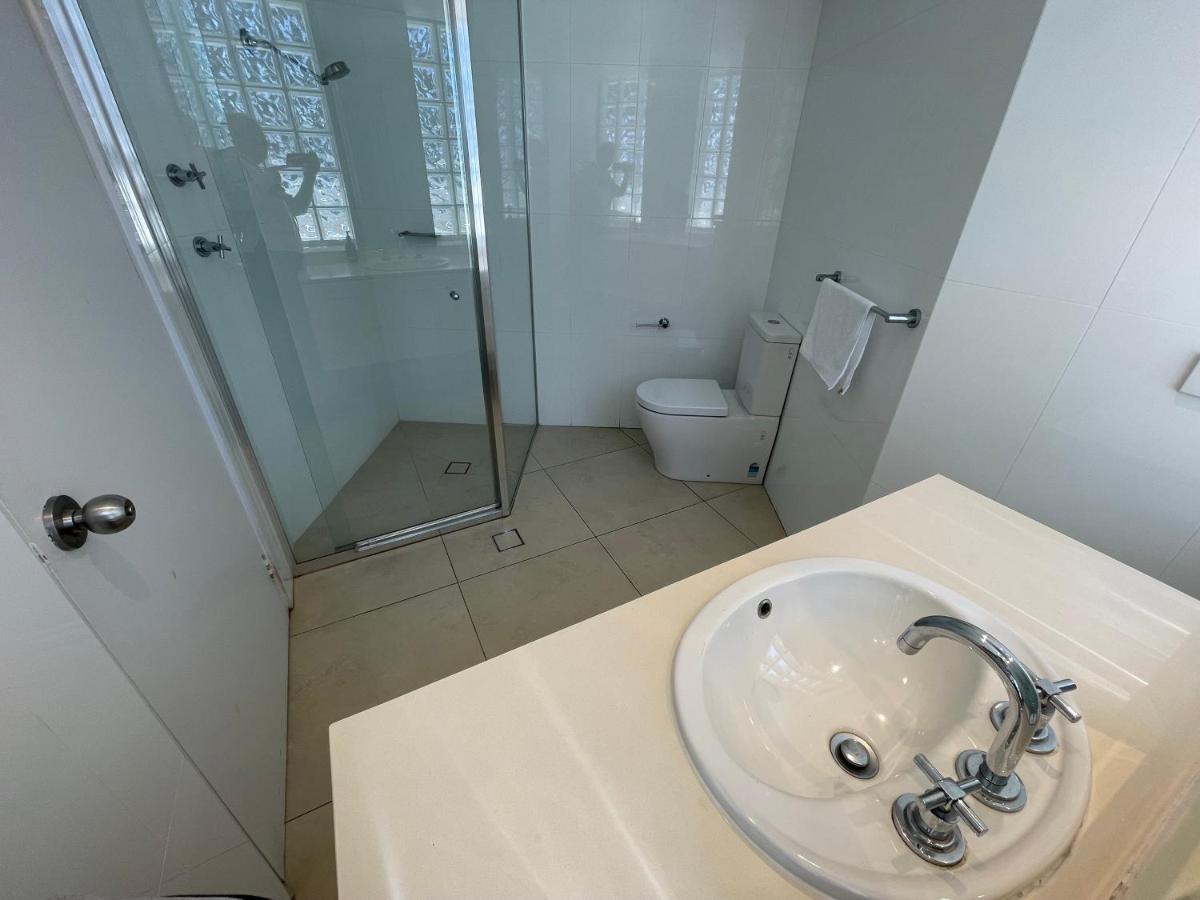 Manly Beachfront Stay Sídney Exterior foto
